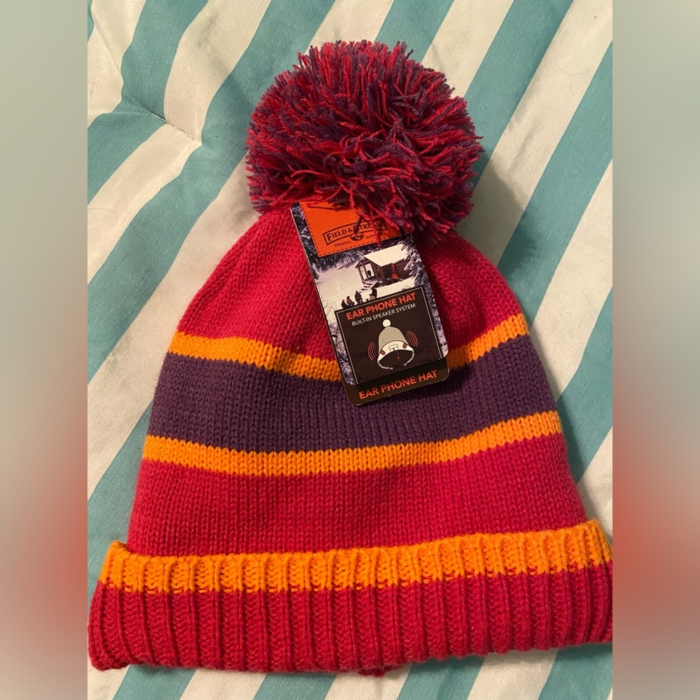 Women’s Field and Stream Ear Phone Hat